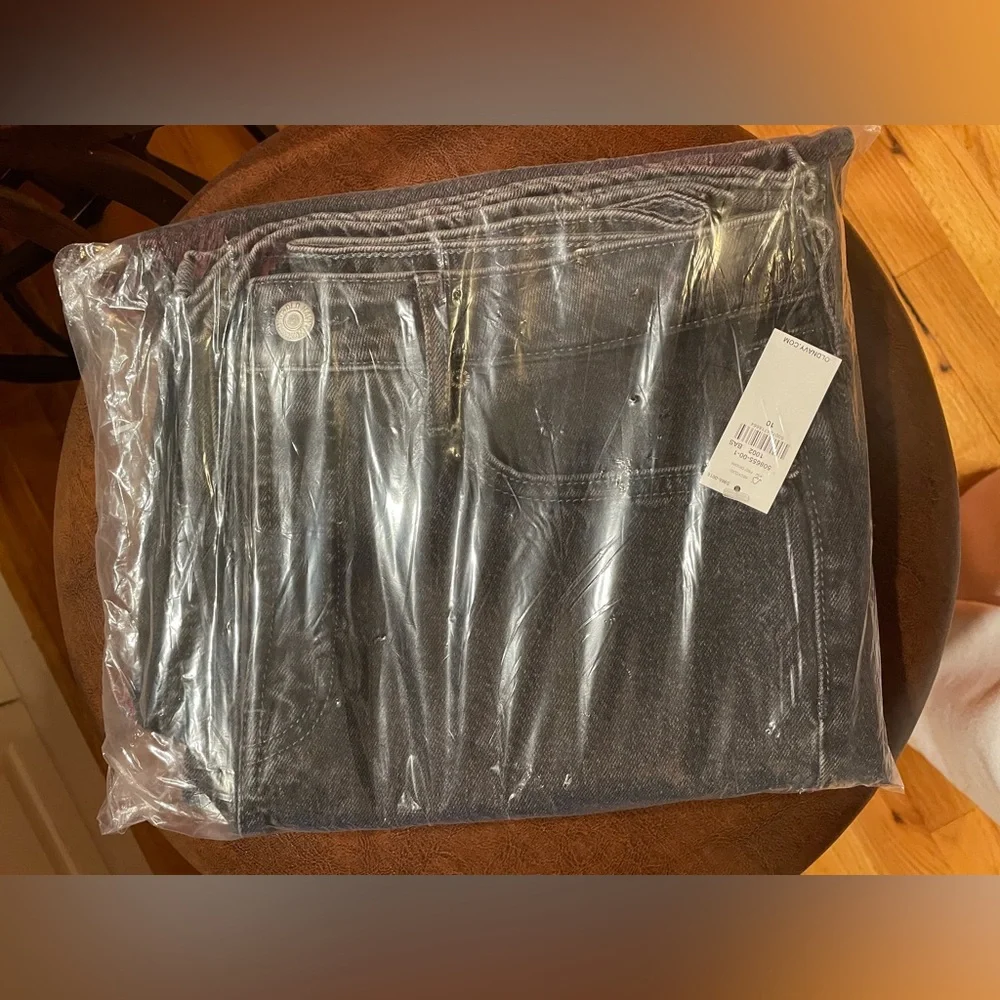 Women’s Old Navy Extra High Waisted Wide Leg Jeans NWT - Picture 2 of 4